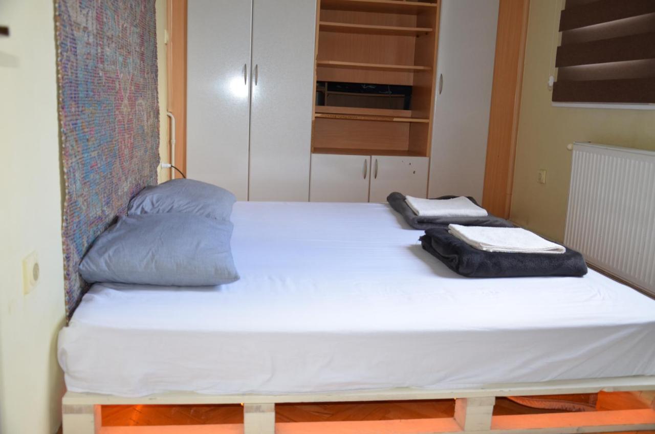 Center House Hostel Приштина Екстер'єр фото
