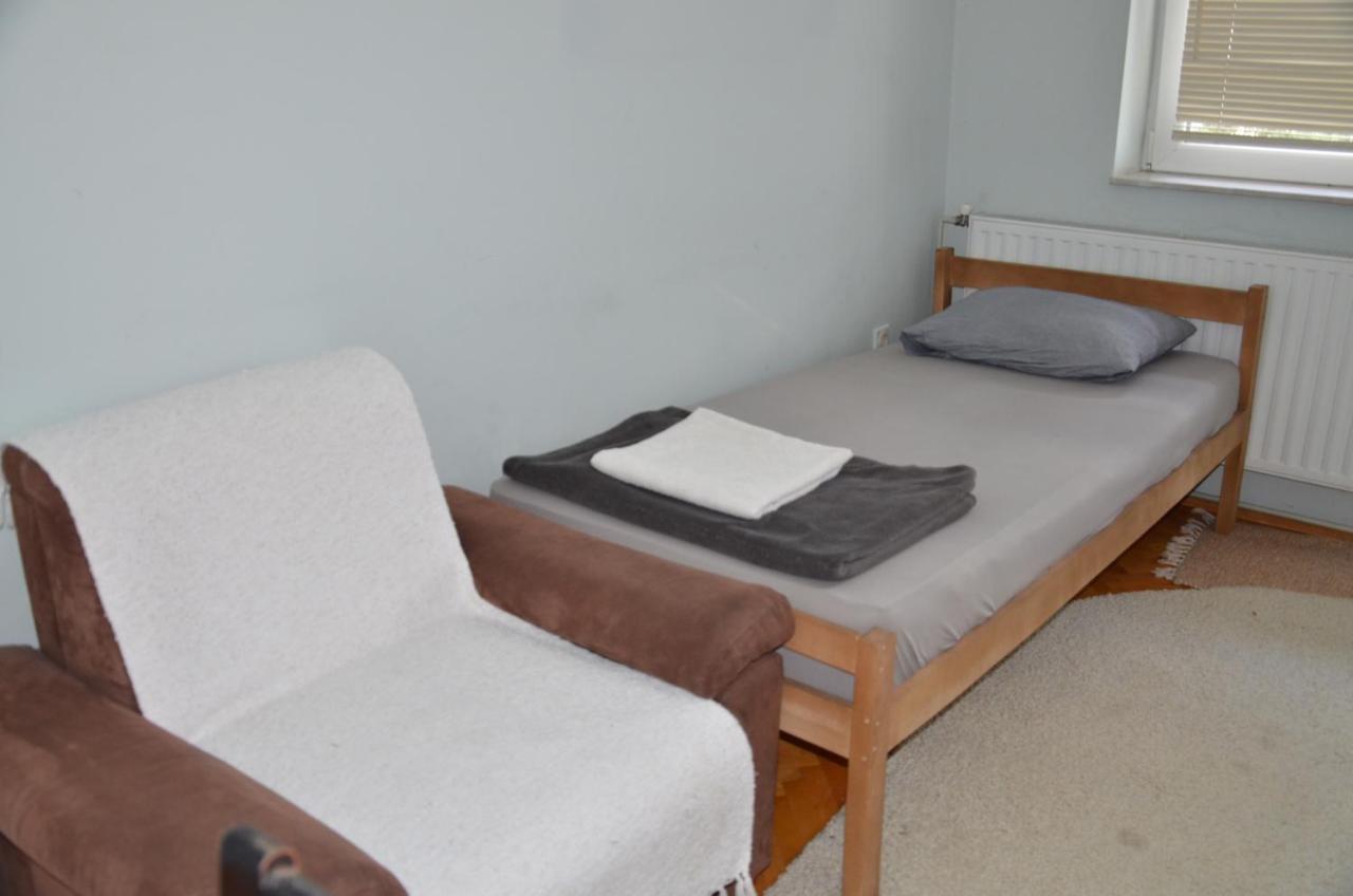 Center House Hostel Приштина Екстер'єр фото