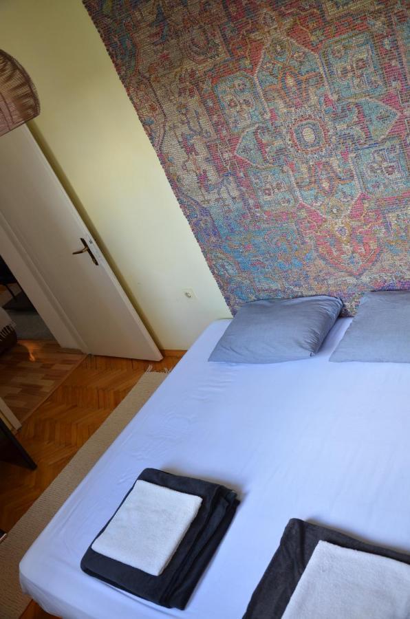 Center House Hostel Приштина Екстер'єр фото