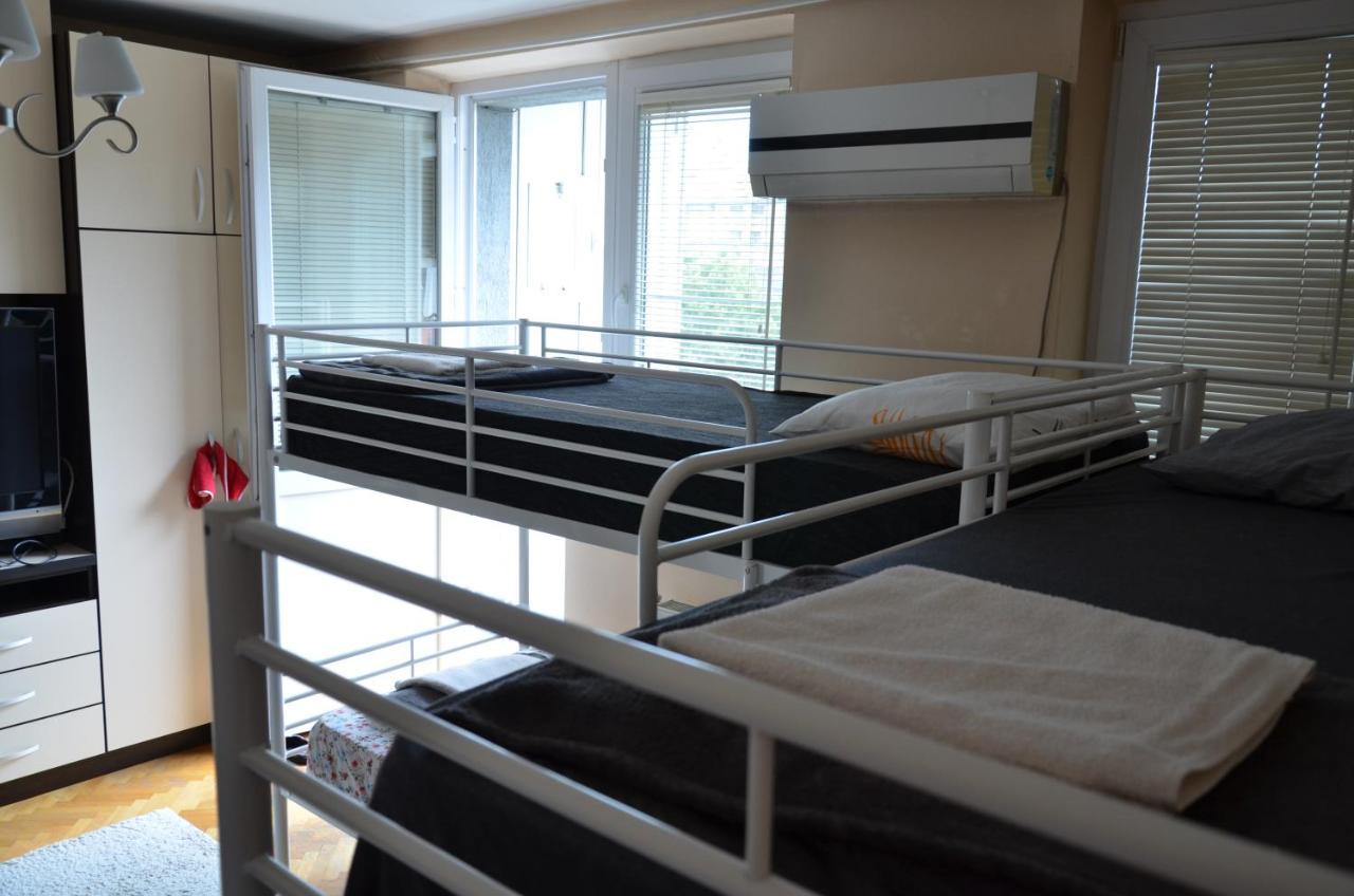 Center House Hostel Приштина Екстер'єр фото